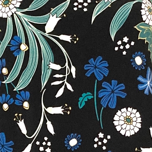 ❌SOLD❌MED•RICKI’S•SLEEVELESS FLORAL BLUE / GREEN BLOUSE• - Picture 5 of 6